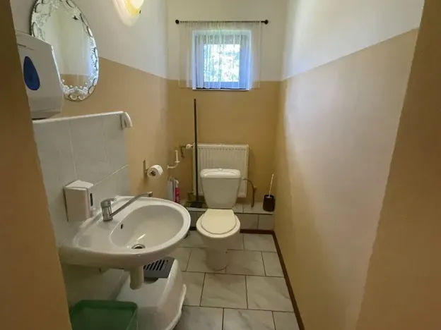 Pronájem kanceláře, Kynšperk nad Ohří, 600 m2