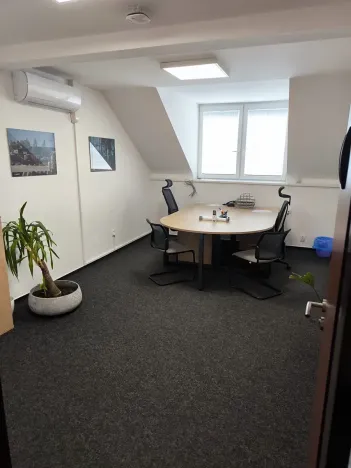 Pronájem kanceláře, Ostrovačice, Veveří, 21 m2