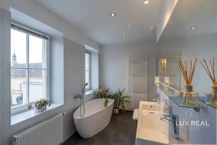 Prodej atypického bytu, Mikulov, Komenského, 164 m2