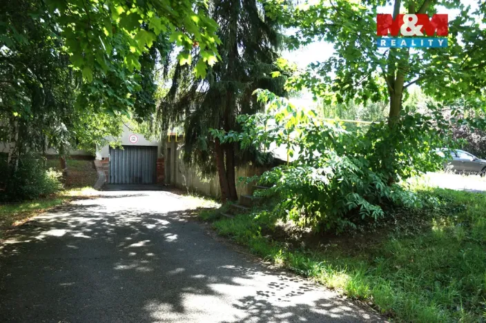 Pronájem garáže, Plzeň - Jižní Předměstí, Brožíkova, 15 m2