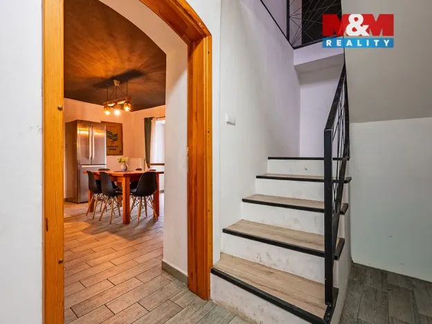 Prodej rodinného domu, Zvěstov, 217 m2