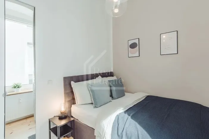 Pronájem bytu 2+kk, Praha, Pernerova, 65 m2