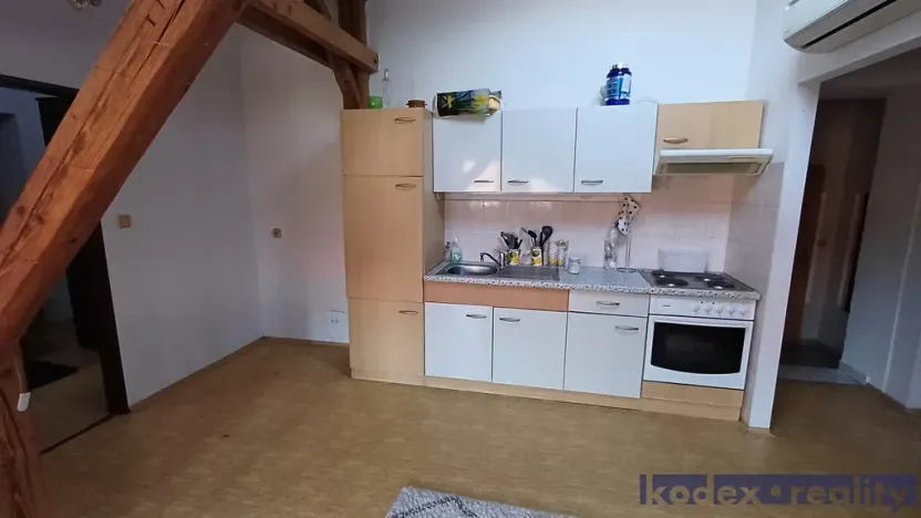 Pronájem bytu 2+kk, Hradec Králové, Československé armády, 50 m2