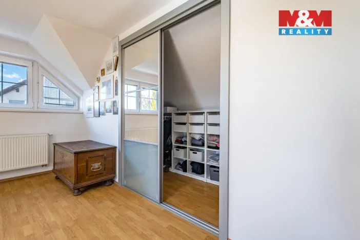 Prodej rodinného domu, Veltrusy, U Stadionu, 180 m2