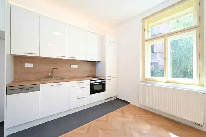 Pronájem bytu 1+kk, Praha - Smíchov, Na Březince, 30 m2