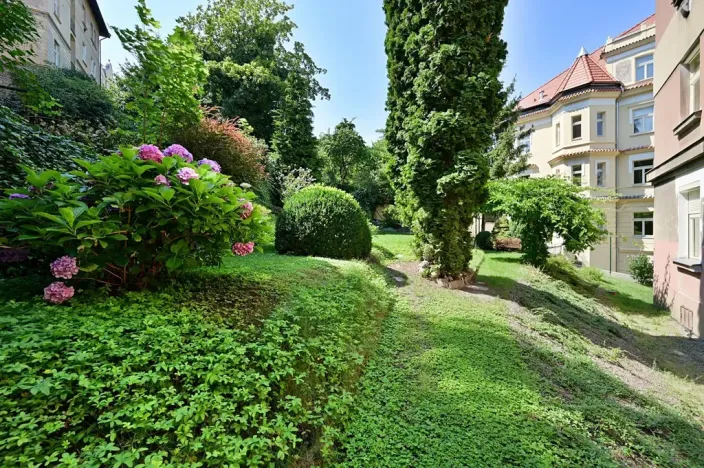 Pronájem bytu 1+kk, Praha - Smíchov, Na Březince, 30 m2