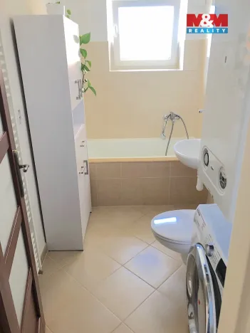 Pronájem bytu 2+1, Kladno, Petrohradská, 53 m2