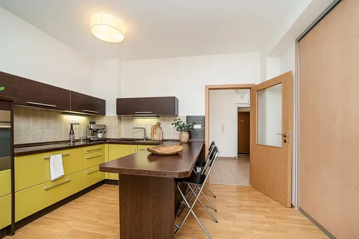 Pronájem bytu 2+kk, Praha - Řeporyje, Wiesenthalova, 59 m2