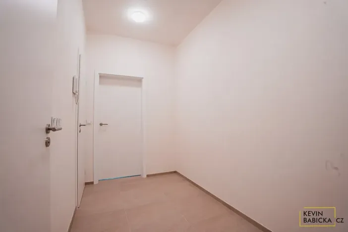 Pronájem bytu 1+kk, Brno, Kumpoštova, 30 m2