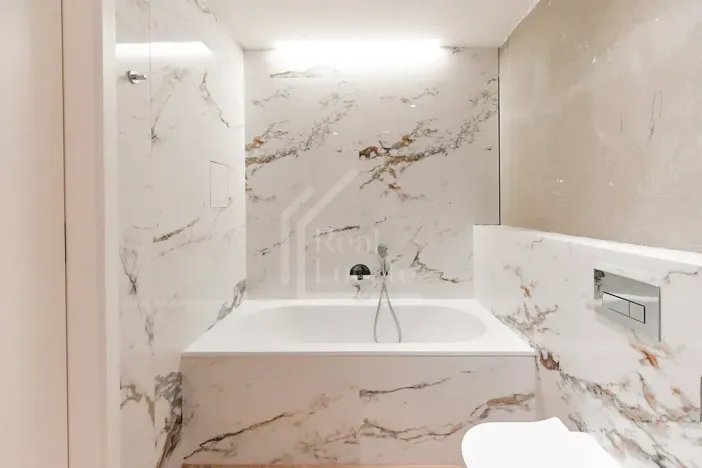 Prodej bytu 3+kk, Praha - Holešovice, Komunardů, 101 m2