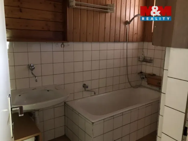 Prodej rodinného domu, Podhradní Lhota, 280 m2