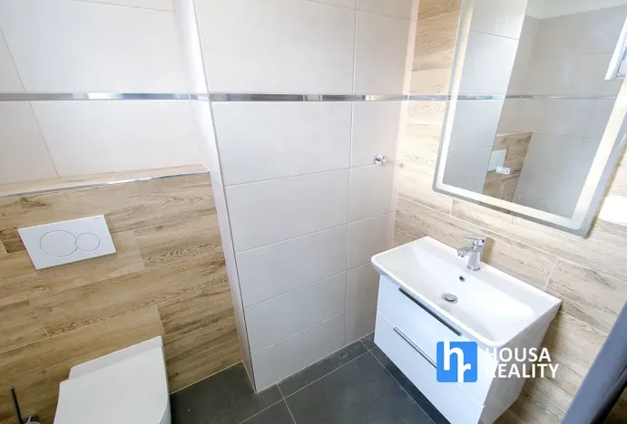 Pronájem rodinného domu, Praha - Křeslice, Ke stráni, 190 m2