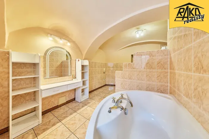 Prodej rodinného domu, Trutnov, 275 m2