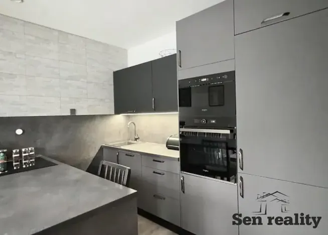 Prodej bytu 2+kk, Milovice, Armádní, 48 m2