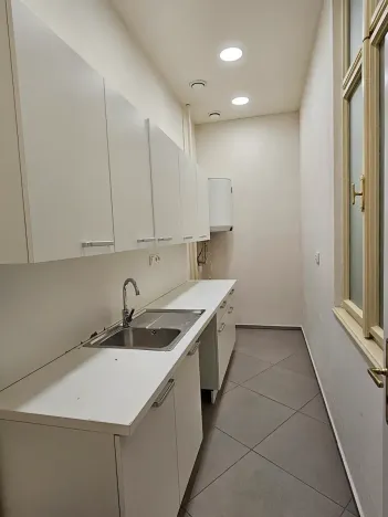 Pronájem kanceláře, Brno, Zámečnická, 412 m2