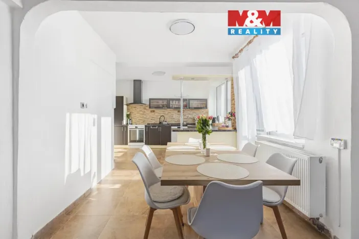 Prodej rodinného domu, Loza, 189 m2