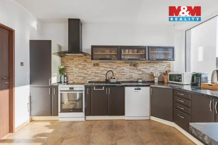 Prodej rodinného domu, Loza, 189 m2