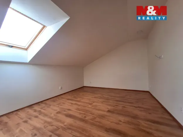 Pronájem bytu 2+kk, Rostoklaty - Nová Ves II, 47 m2