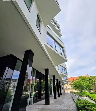 Pronájem atypického bytu, Praha - Smíchov, Kobrova, 182 m2