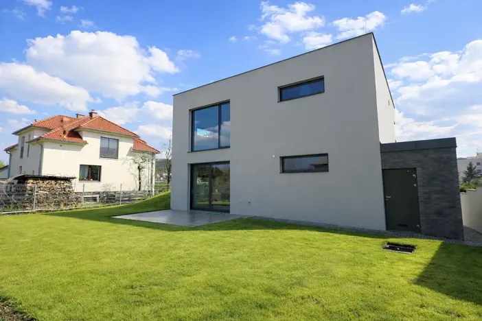 Pronájem rodinného domu, Praha - Modřany, 305 m2