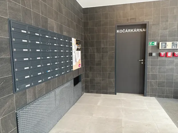 Pronájem bytu 2+kk, Praha, Čakovická, 55 m2