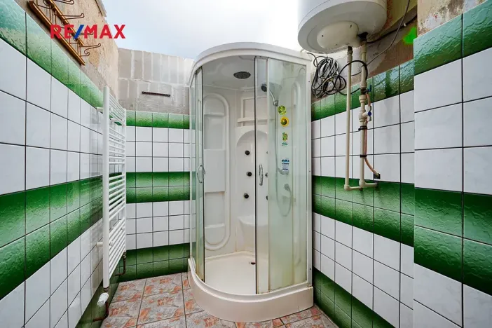 Prodej vícegeneračního domu, Úterý, 677 m2