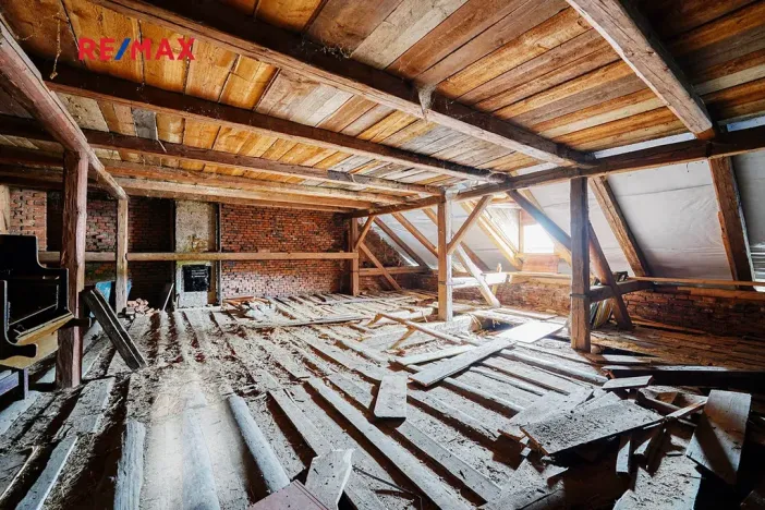 Prodej vícegeneračního domu, Úterý, 677 m2