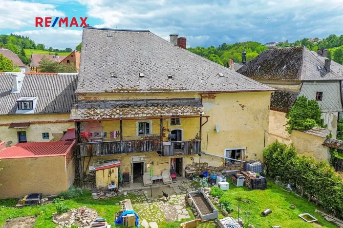 Prodej vícegeneračního domu, Úterý, 677 m2