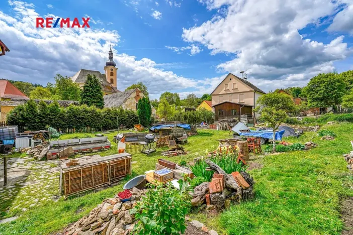 Prodej vícegeneračního domu, Úterý, 677 m2