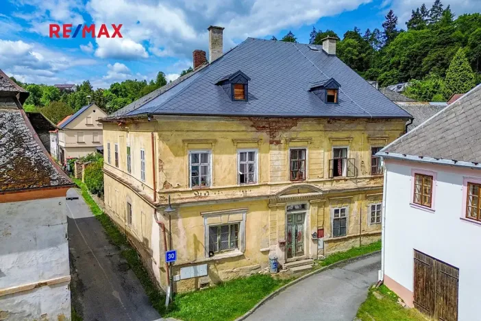 Prodej rodinného domu, Úterý, 677 m2