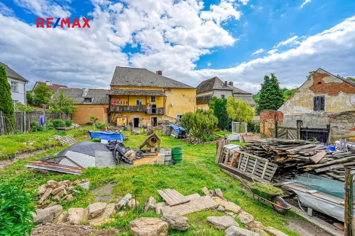 Prodej rodinného domu, Úterý, 677 m2