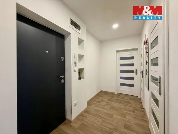 Pronájem bytu 2+1, Chomutov, Holešická, 62 m2