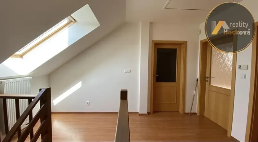 Pronájem rodinného domu, Postřižín, Duhová, 176 m2