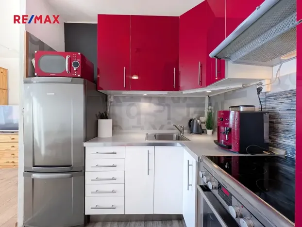 Pronájem bytu 1+kk, Praha - Černý Most, Doležalova, 33 m2