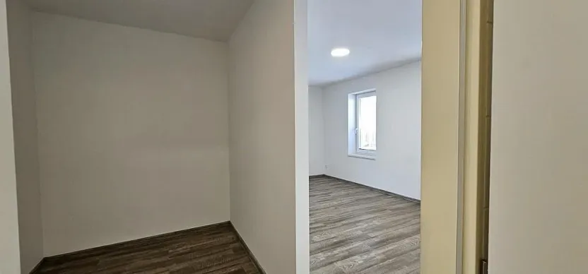 Pronájem bytu 1+kk, Brno - Maloměřice, Hády, 37 m2