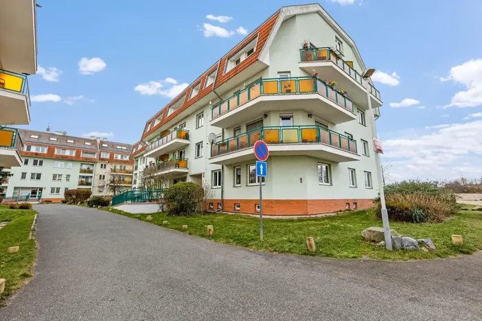 Prodej bytu 2+kk, Praha - Suchdol, K Horoměřicům, 64 m2