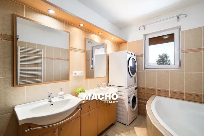Pronájem bytu 3+kk, Líšnice, Varadov, 71 m2