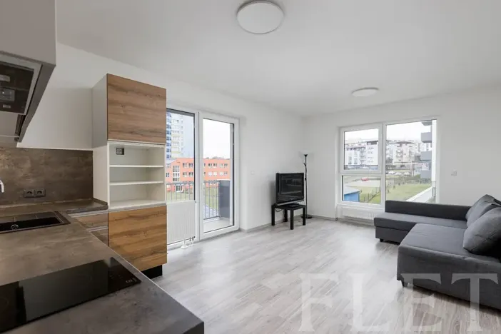Pronájem bytu 1+kk, Praha - Hloubětín, Za černým mostem, 36 m2