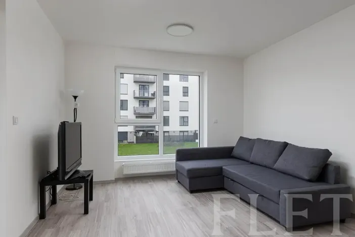 Pronájem bytu 1+kk, Praha - Hloubětín, Za černým mostem, 36 m2