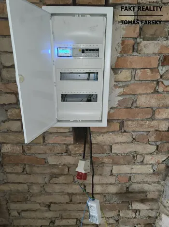 Pronájem garáže, Býčkovice, 100 m2