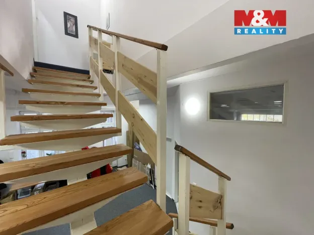 Pronájem kanceláře, Praha - Karlín, Sokolovská, 162 m2