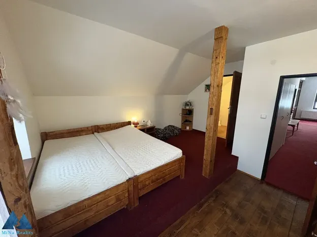 Pronájem restaurace, Horní Maršov, Třída Josefa II., 320 m2