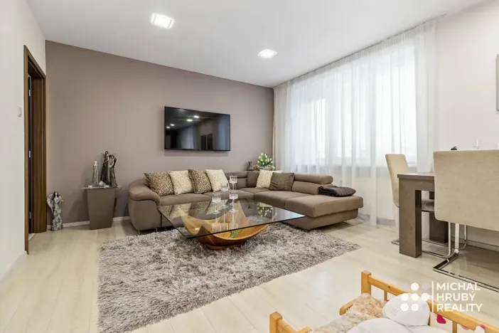 Prodej bytu 2+kk, Ostrava, Vrázova, 79 m2