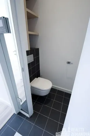 Pronájem bytu 1+kk, Praha - Žižkov, Bořivojova, 31 m2