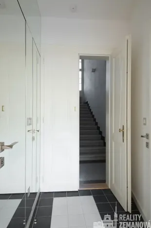 Pronájem bytu 1+kk, Praha - Žižkov, Bořivojova, 31 m2