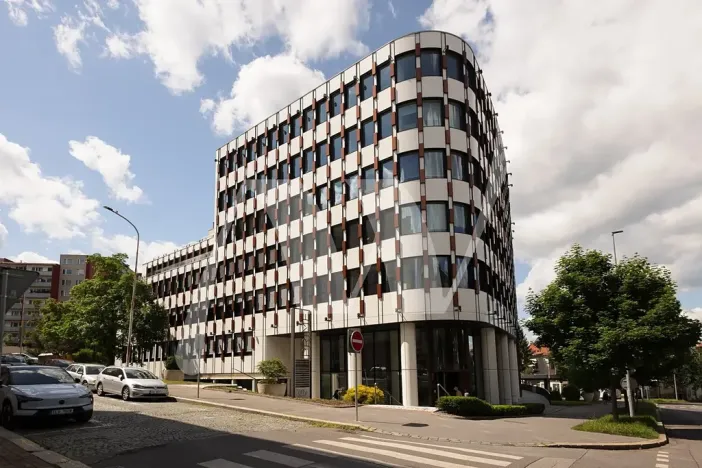 Pronájem kanceláře, Praha - Nusle, Lomnického, 423 m2
