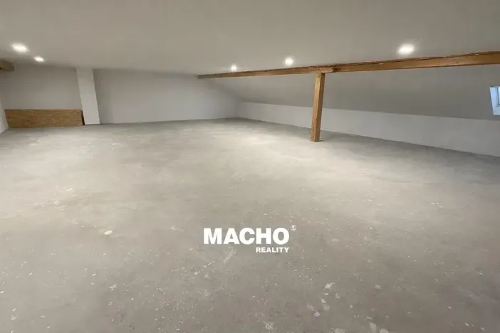 Pronájem kanceláře, Tachlovice, Mlýnská, 195 m2