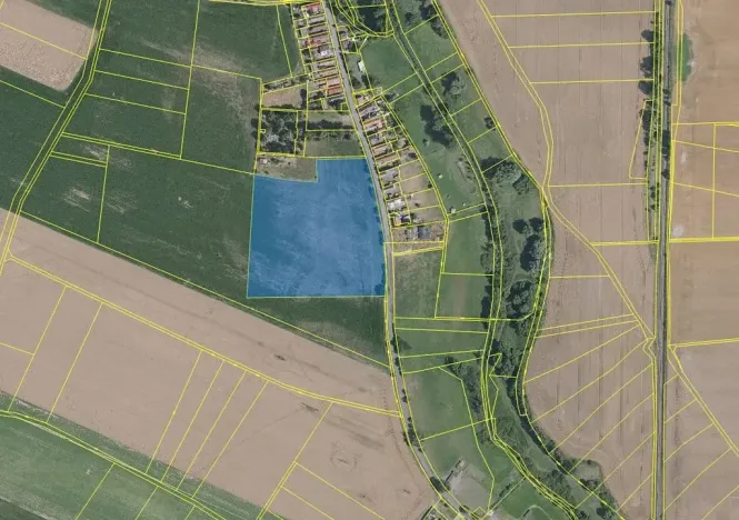 Prodej pole, Čachovice, 33773 m2