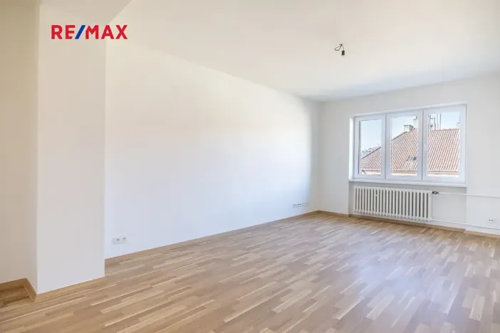 Pronájem bytu 2+1, Praha - Podolí, Podolská, 57 m2