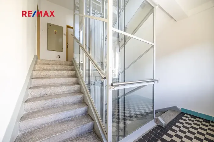 Pronájem bytu 2+1, Praha - Podolí, Podolská, 57 m2